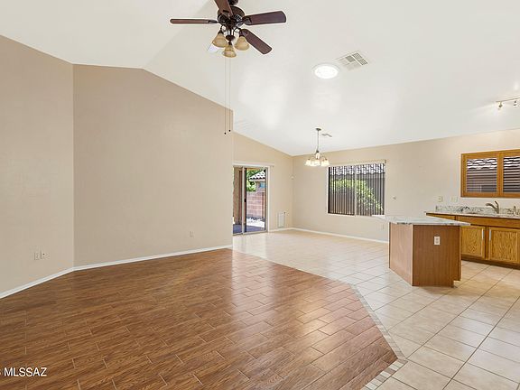 3rd image of 60923 E Cantle Ct