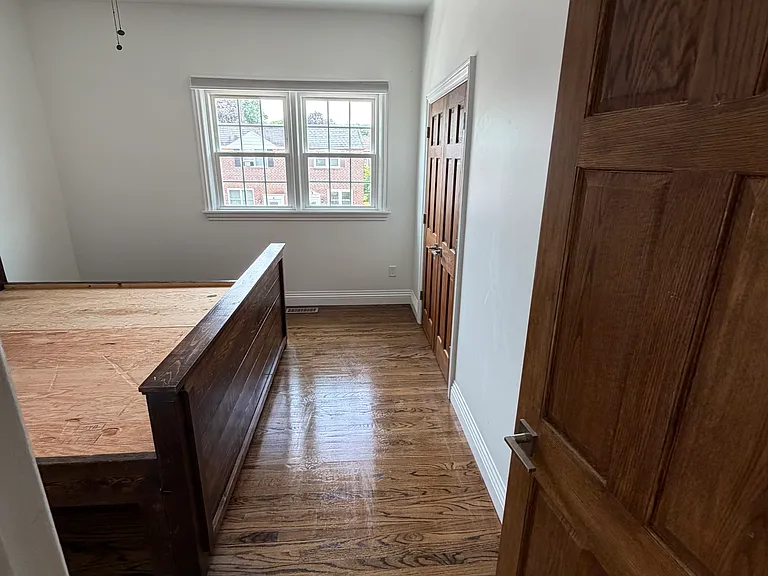 349 Mary St — Photo 19