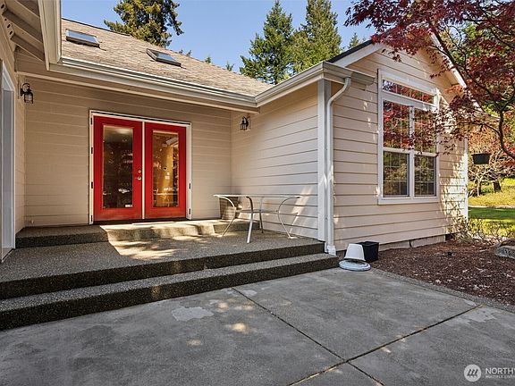 5th image of 51 E Vine Maple Lane