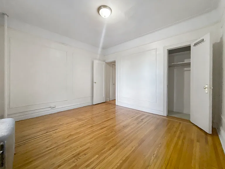 555 Fort Washington Ave #2EE — Photo 8