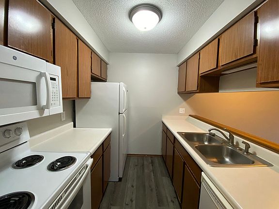 5th image of 205 NW 8th St #B05