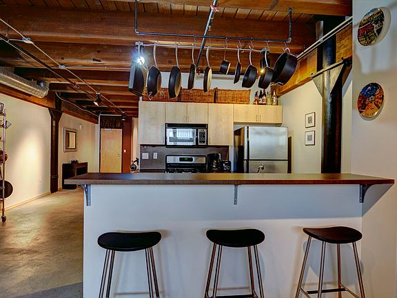 4th image of 406 Wacouta St Unit 3