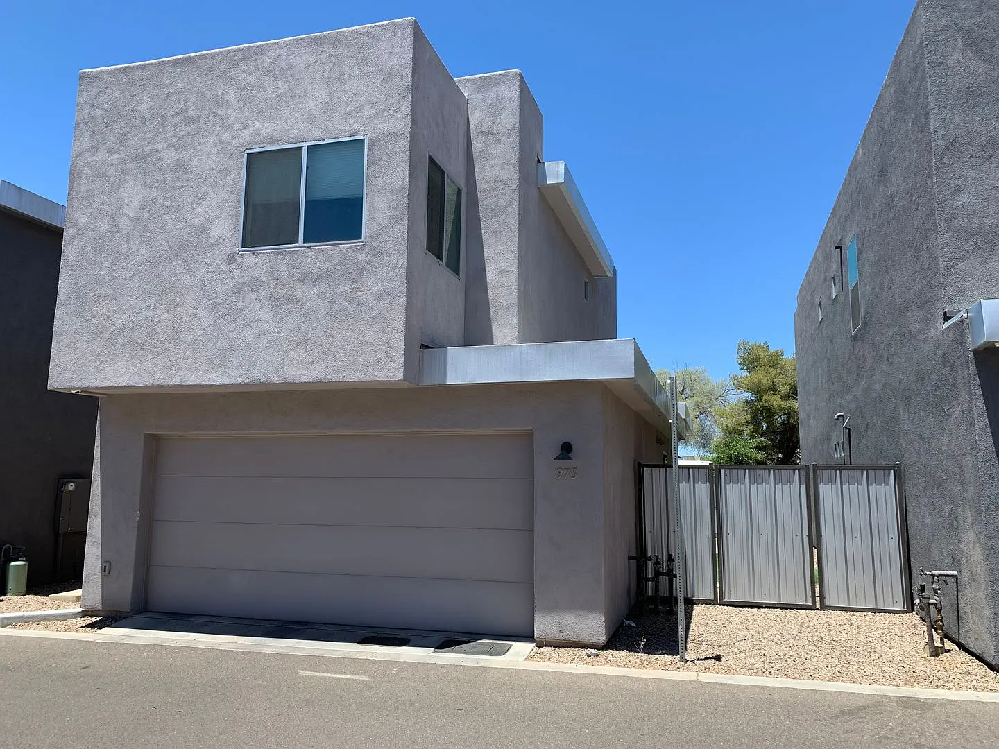 2 bedroom 3 bath — Photo 2