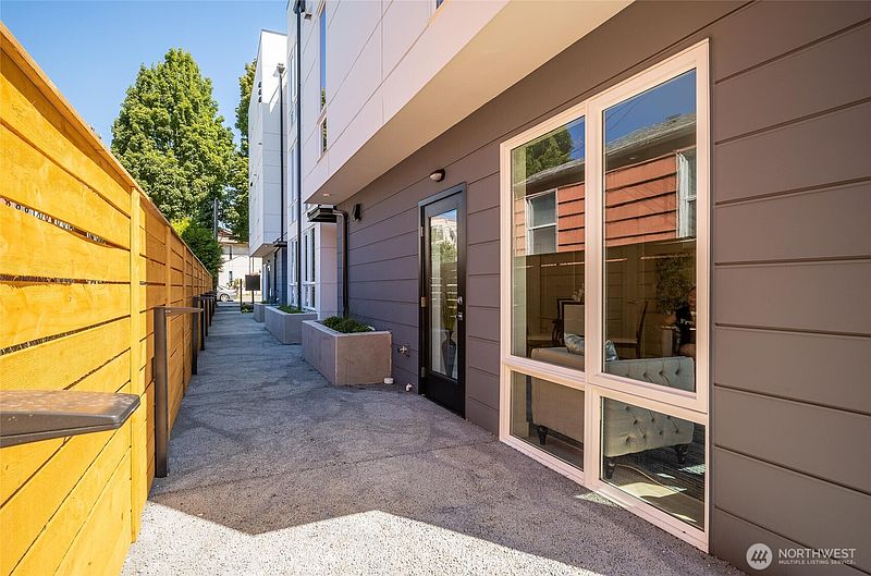 2nd image of 527 S Cloverdale Street #D