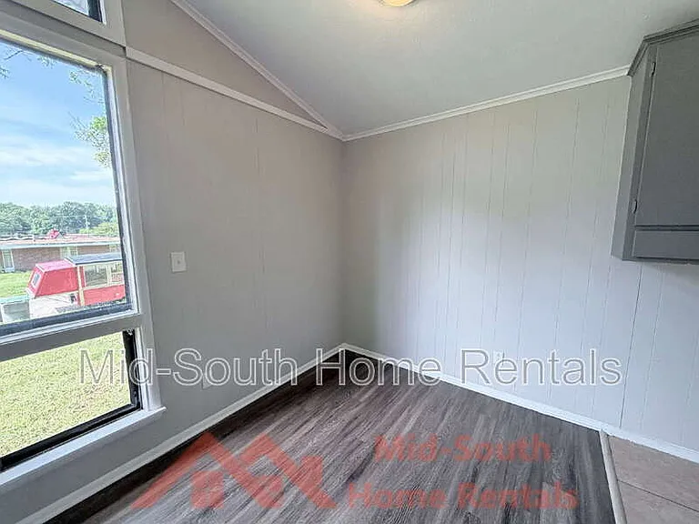 2298 Dells Ave — Photo 10