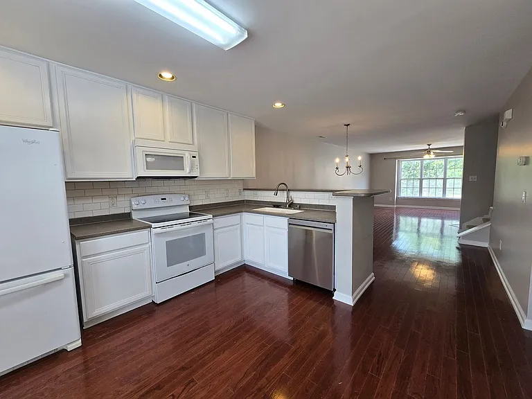 10028 Blackwell Dr — Photo 9
