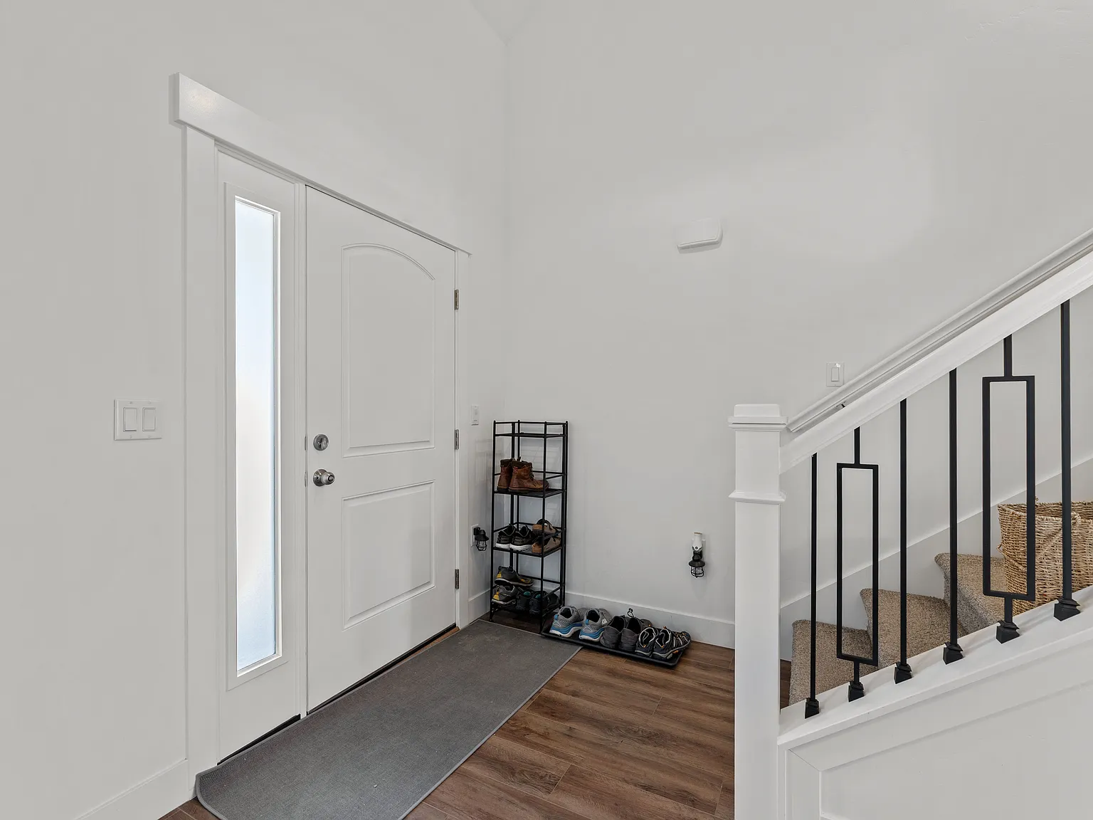 5 bed, 3340 sqft, $2,700 — Photo 2
