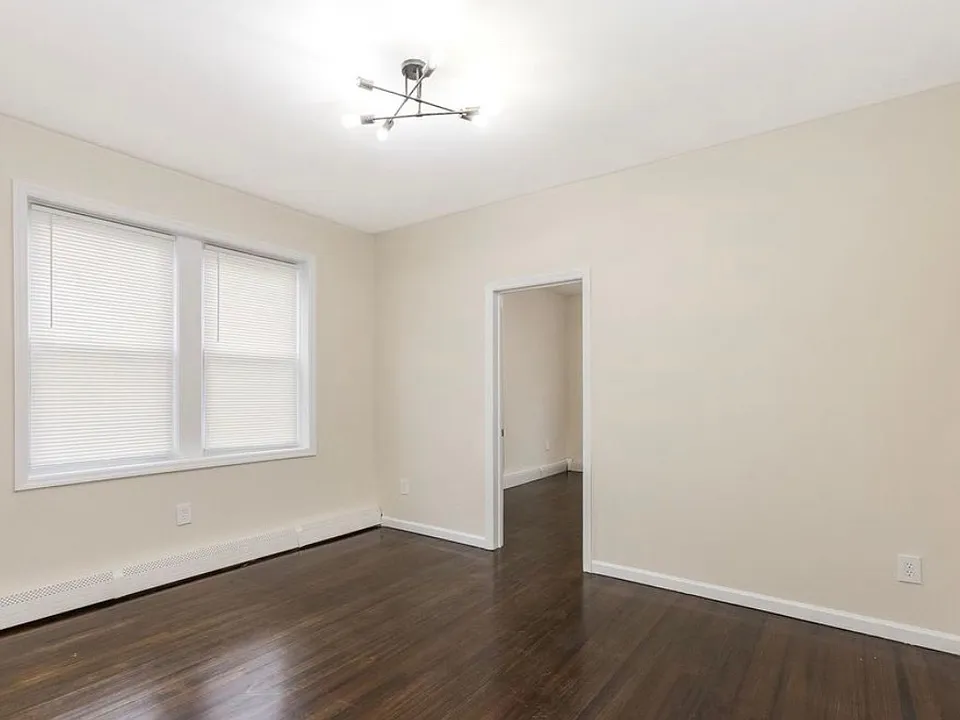 47 Watson Ave #2R