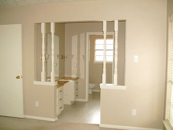 3rd image of 1085 Norwood Dr
