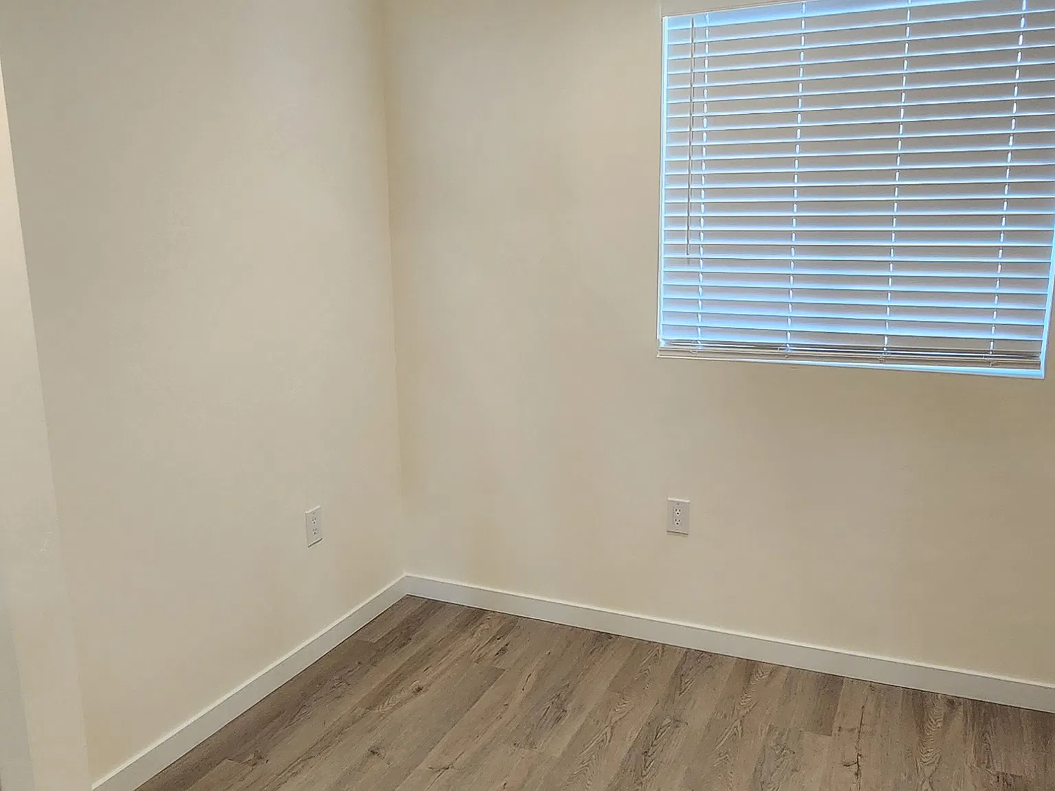 2 bed, 850 sqft, $2,700 — Photo 3