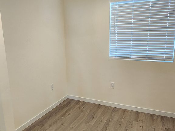 3rd image of 4015 49th St