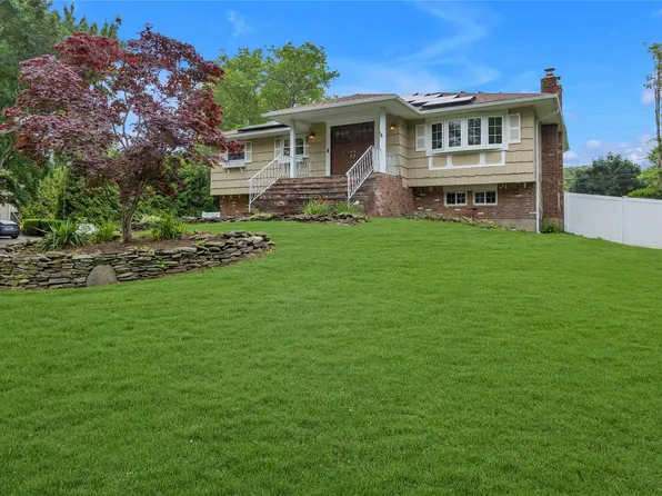 7 Greenvale Drive, East Northport, NY 11731