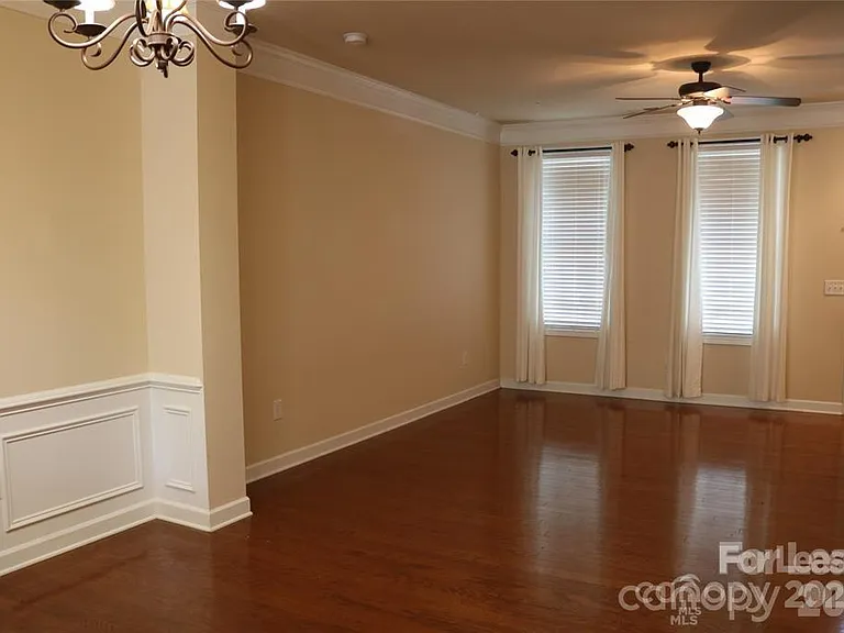9806 Longstone Ln — Photo 2