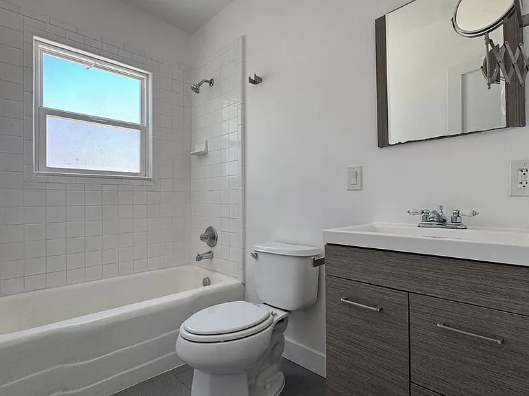 9045 Cattaraugus Ave — Photo 11