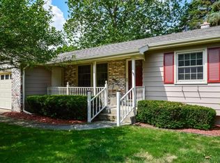 2433 San Marie Dr SE, Grand Rapids, MI 49546