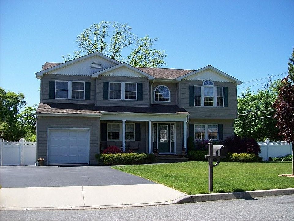 2nd image of 4 Creekside Ct