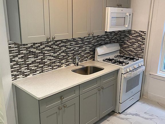 2nd image of 1268 Noble Ave APT 1F