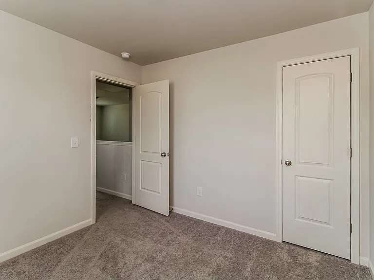 216 Glenoaks Dr — Photo 14