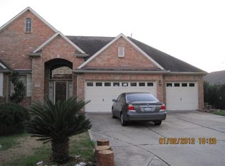 3302 E Cedar Hollow Dr, Pearland, TX 77584