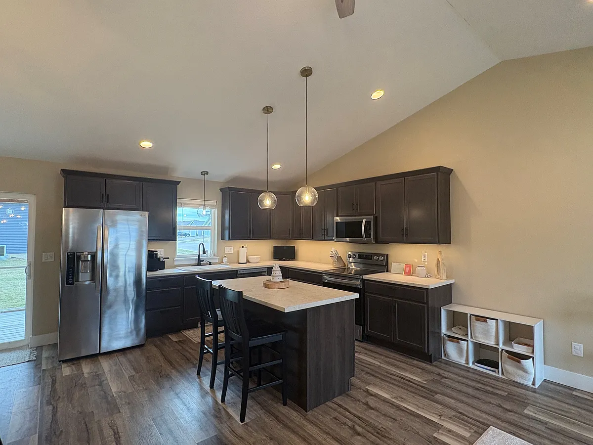 Building Photo - 5701 Hertz Dr