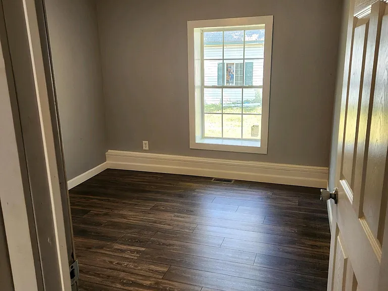 628 Linden St — Photo 5