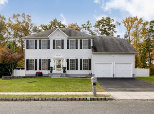 23 Sunflower Cir, Burlington, NJ 08016