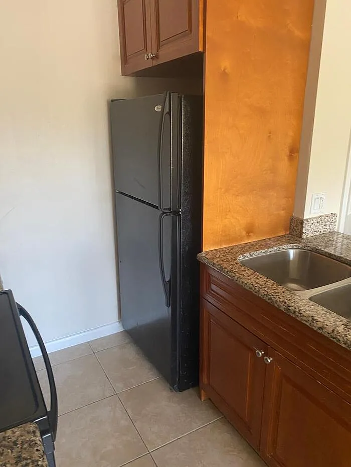 2 bed, 1.0 bath, 800 sqft, $1,950 — Photo 1