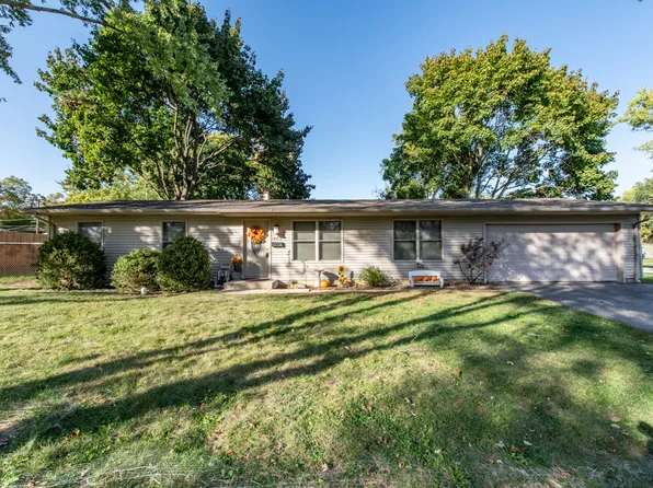 18416 W Woodland Ter, Gurnee, IL 60031