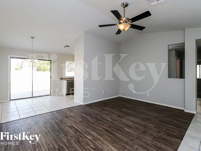 2290 E Nunneley Ct — Photo 3