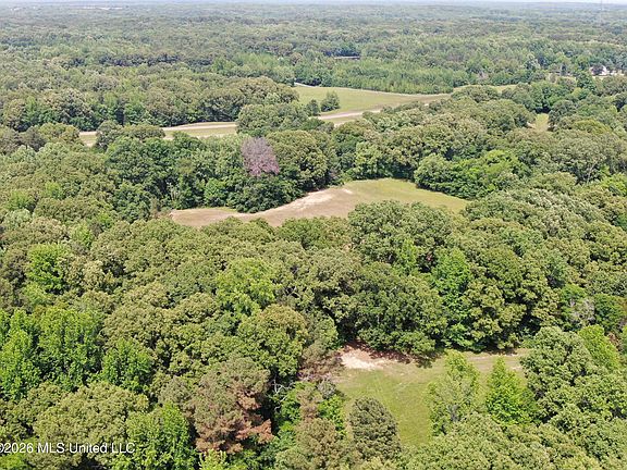 2nd image of 500 Boswell Rd