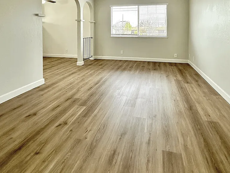 691 Ontario Ct — Photo 19