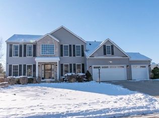 14736 Wheaton Dr, Granger, IN 46530