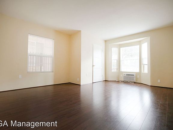 3rd image of 727 S Mansfield Ave APT 2