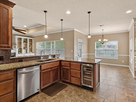 5th image of 3 Silverleaf Ln