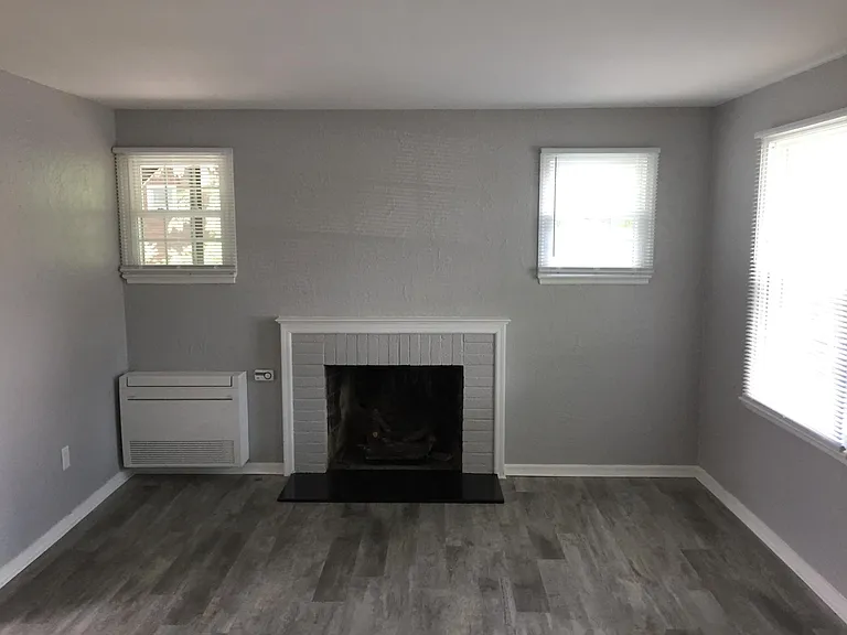 15 Webster Park Ave — Photo 6