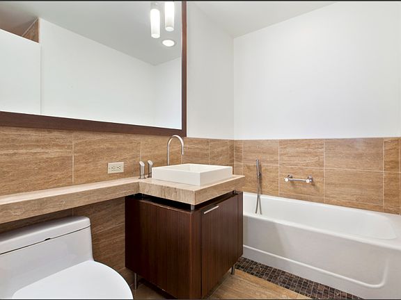 5th image of 250 E 53rd St APT 405