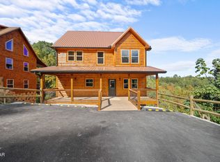 3280 Pine Peak Way, Sevierville, TN 37862