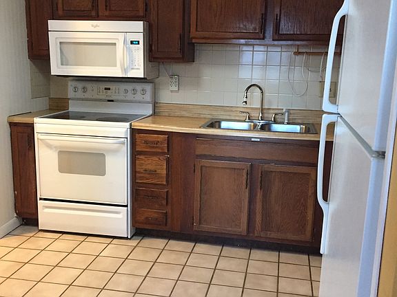 3rd image of 625 Westminster Ln