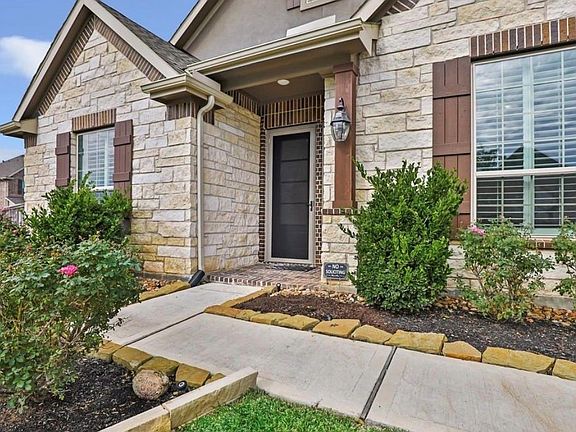 3rd image of 6530 Poplar Meadow Ln
