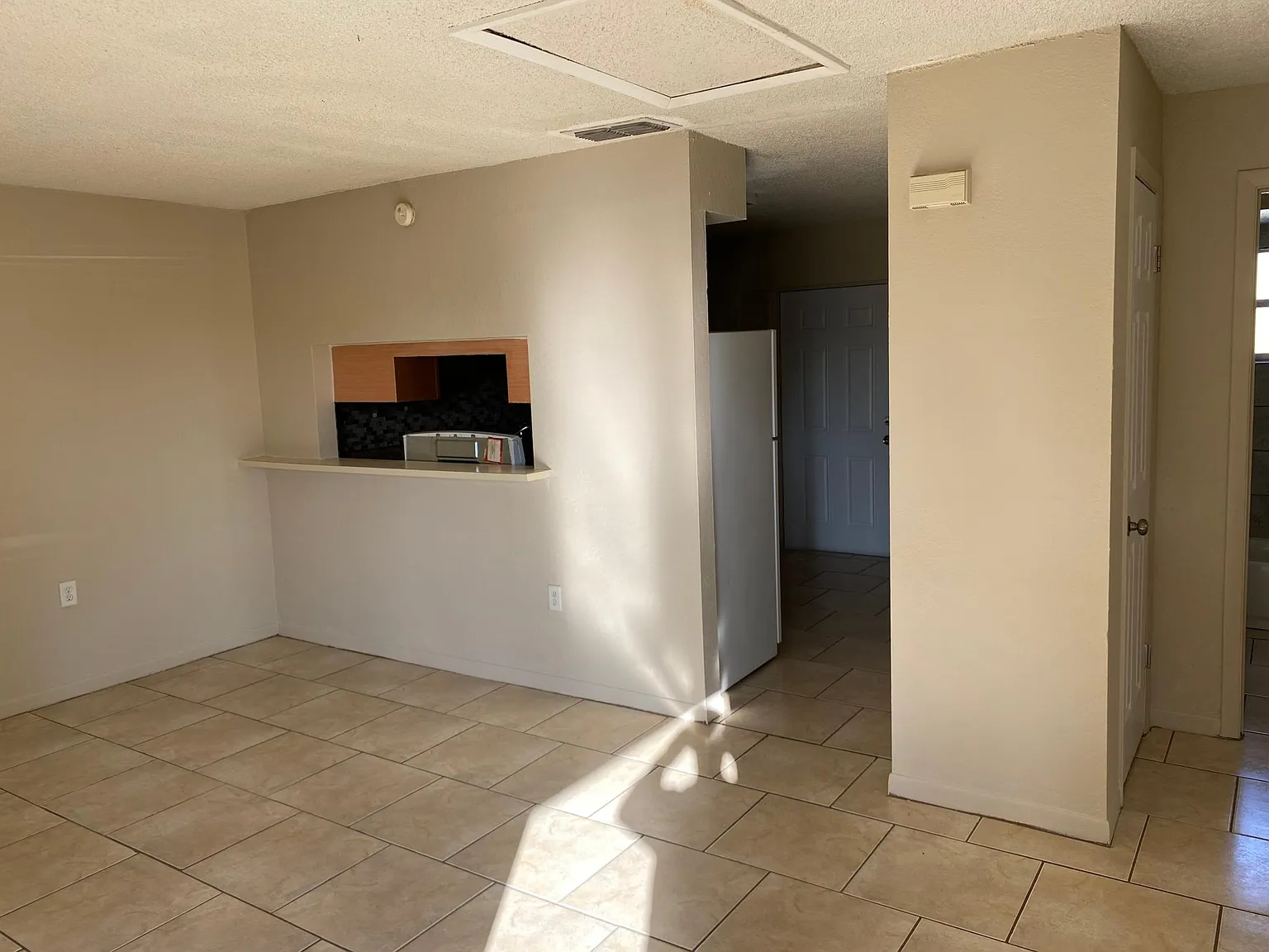 2 bed, 875 sqft, $1,275 — Photo 4