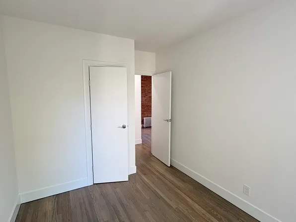 316 East 92nd Street image 4 of 9