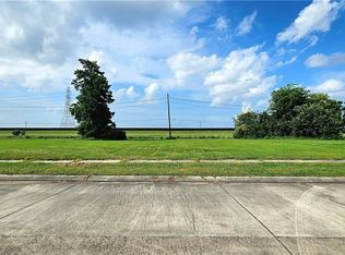 8417 Hermitage Dr, Chalmette, LA 70043