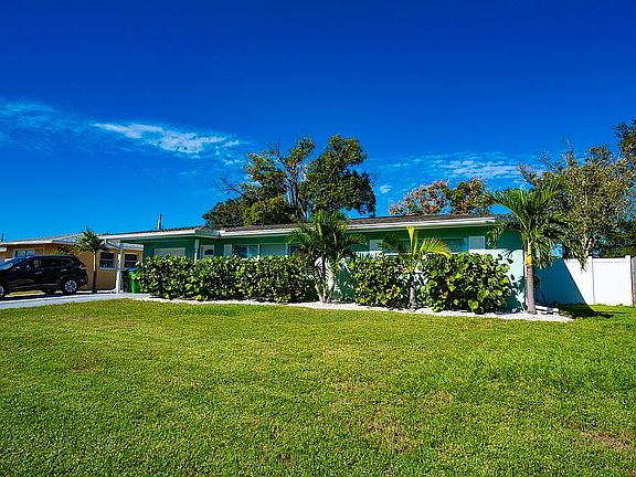 2nd image of 13775 Barbados Dr