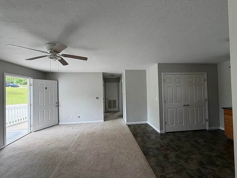 283 Veterans Memorial Hwy #9 — Photo 7