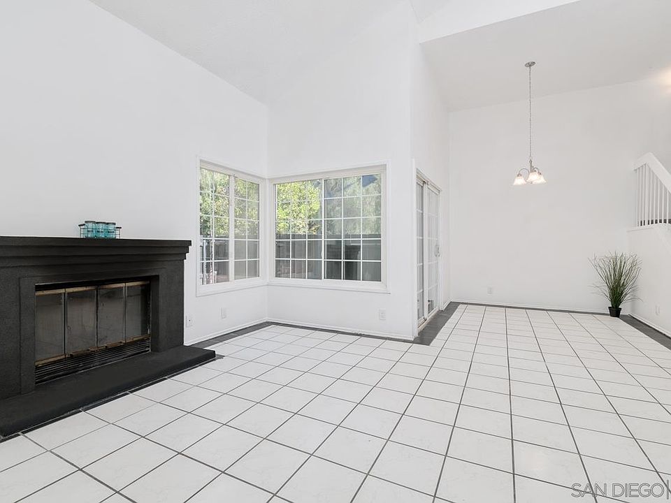 1st image of 1133 Manzana Way