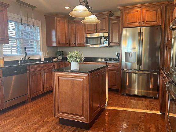 4th image of 139 Hiram Ln