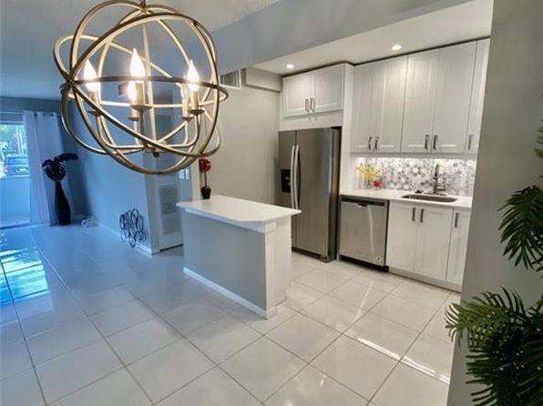 21 Jacaranda Dr APT 124