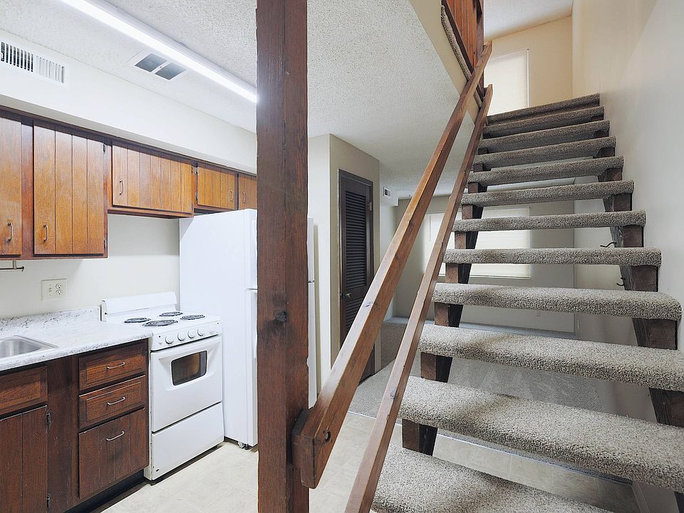 1st image of 1519 A St APT 4