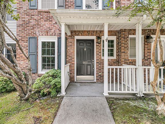 2nd image of 907 Reserve Way