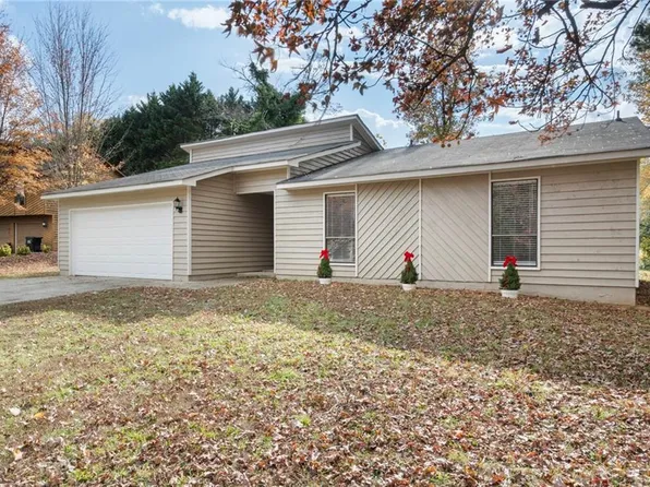 439 Ridgetop Dr NW, Acworth, GA 30102
